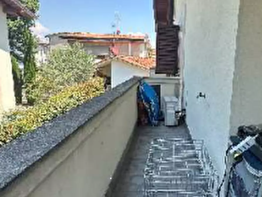 Immagine 5 di Appartamento in vendita  in Via FRATELLI CERVI  a Trezzano Rosa