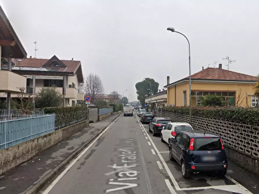Immagine 16 di Appartamento in vendita  in Via FRATELLI CERVI  a Trezzano Rosa