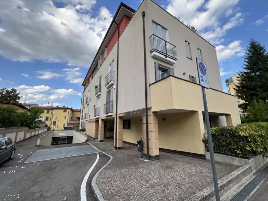 Immagine 2 di Garage in vendita  in Via Giuseppe Mazzini a Bazzano