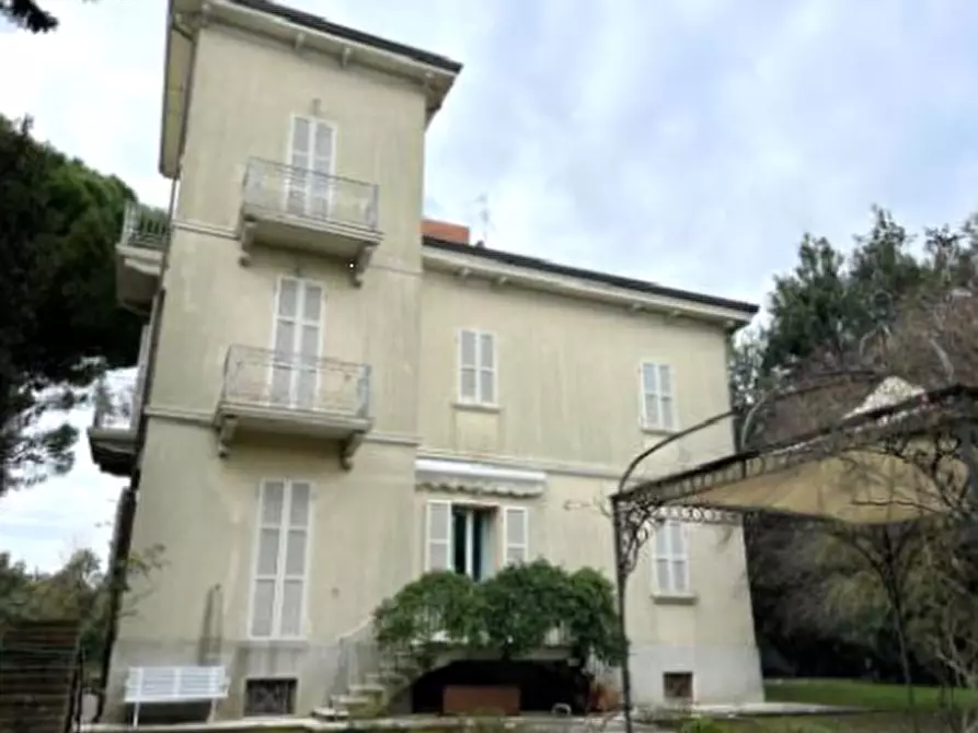 Immagine 2 di Villa in vendita  in Via Foglino a Rimini