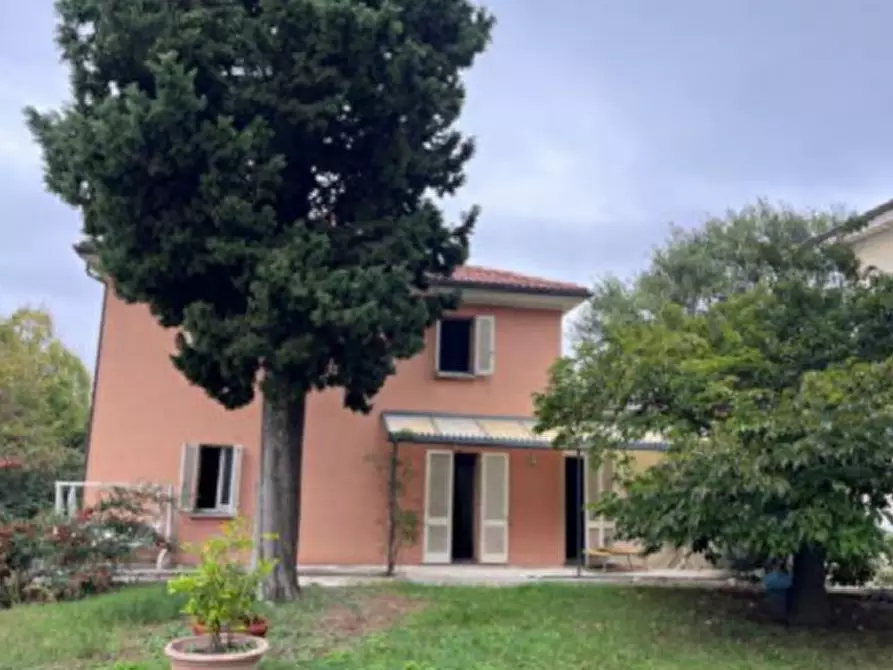 Immagine 1 di Villa in vendita  in Via Foglino a Rimini
