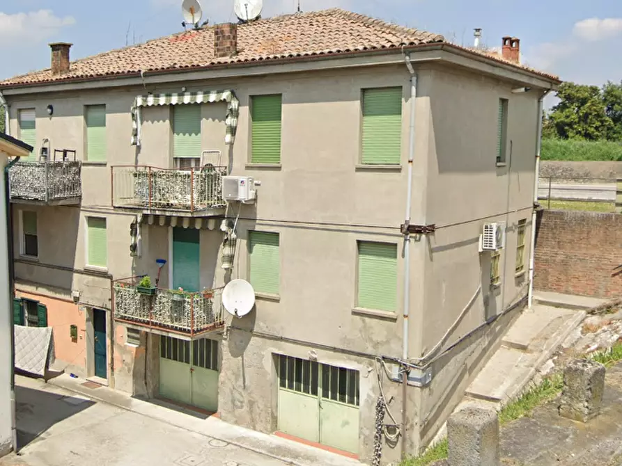 Immagine 2 di Appartamento in vendita  in Via Borgo San Giovanni a Bondeno