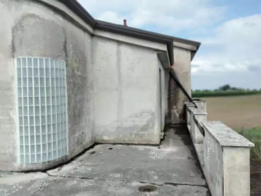 Immagine 12 di Villa in vendita  in Via Giacomo Leopardi a Giacciano Con Baruchella