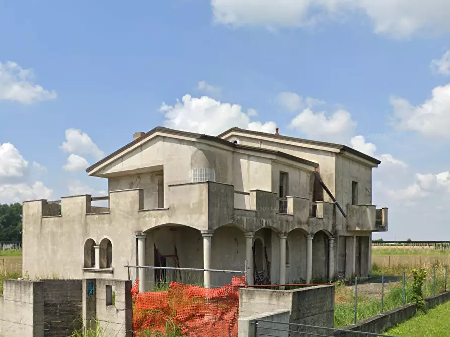 Immagine 15 di Villa in vendita  in Via Giacomo Leopardi a Giacciano Con Baruchella