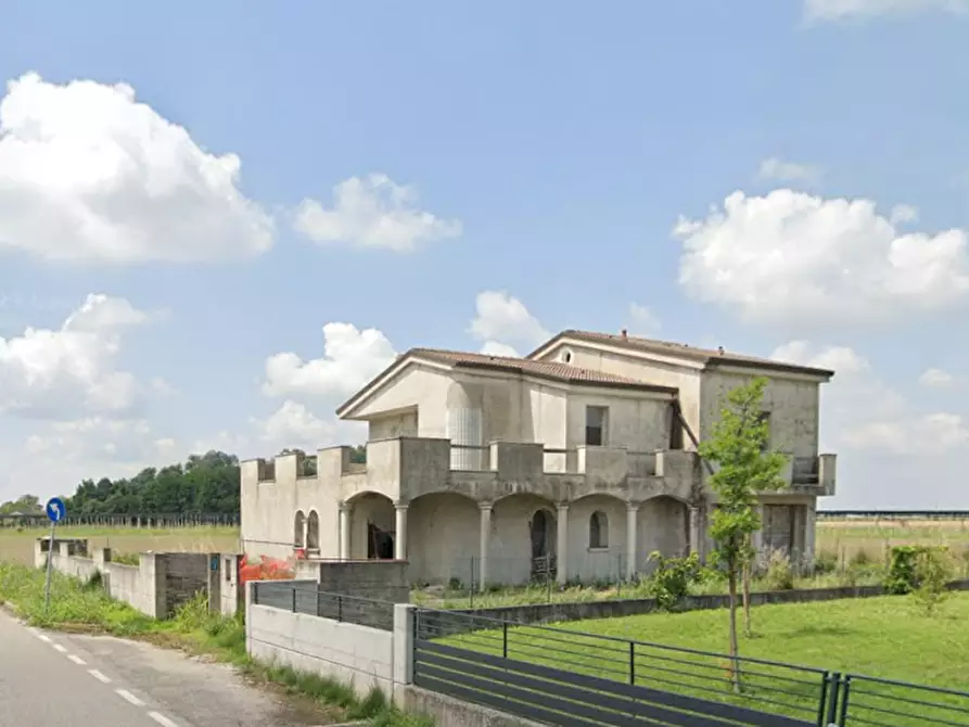 Immagine 17 di Villa in vendita  in Via Giacomo Leopardi a Giacciano Con Baruchella