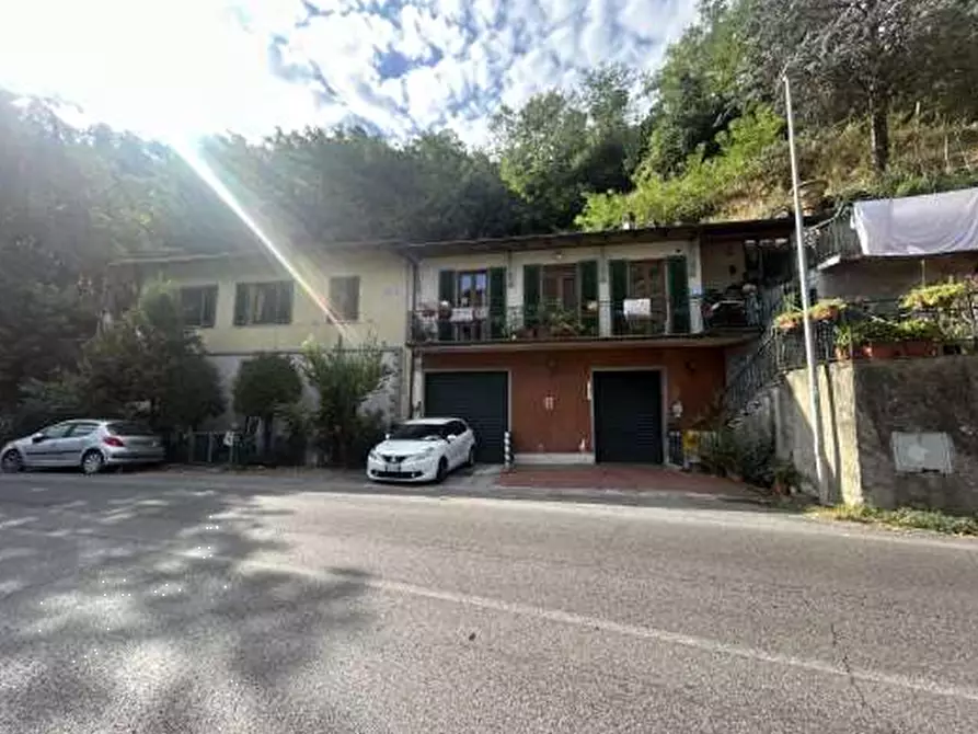 Immagine 1 di Appartamento in vendita  in Via Faentina a Fiesole