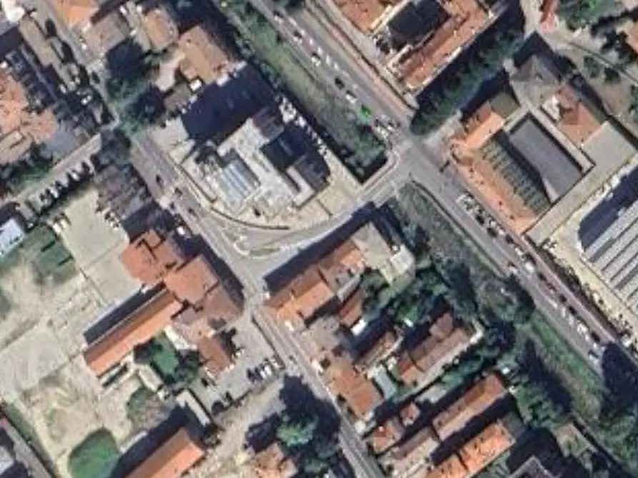 Immagine 2 di Negozio in vendita  in Piazzale Mario Rumor a Chiampo