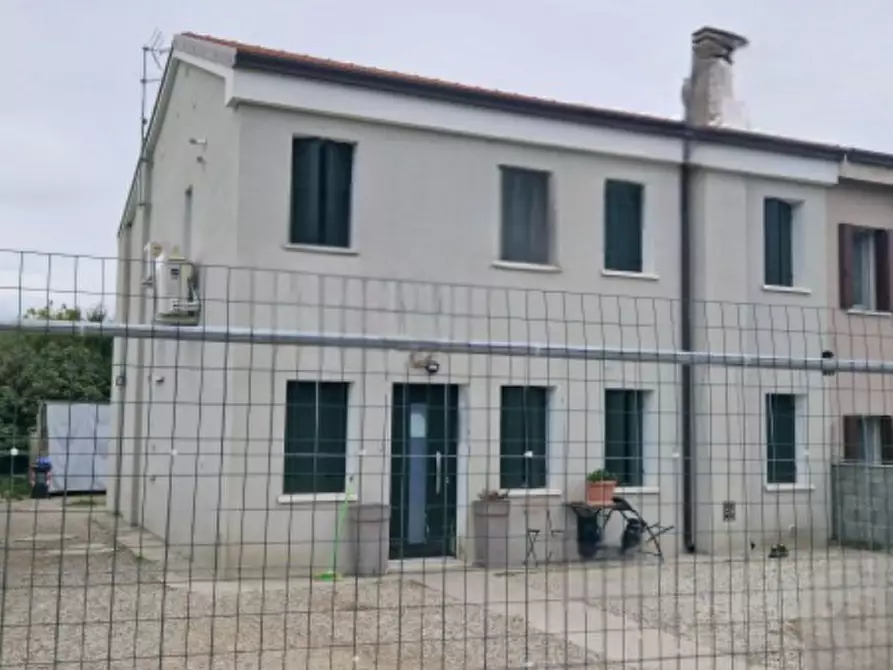 Immagine 2 di Porzione di casa in vendita  in Via Santa Maura a Crespino