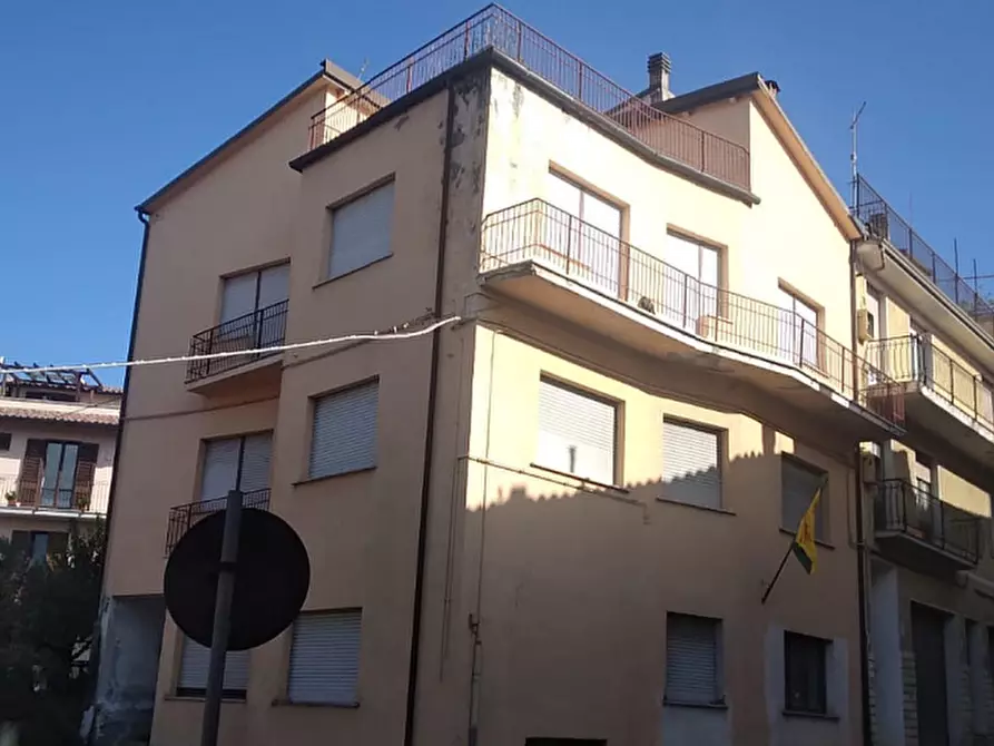 Immagine 1 di Stabile in vendita  in via Angelo Pennoni a Gualdo Tadino