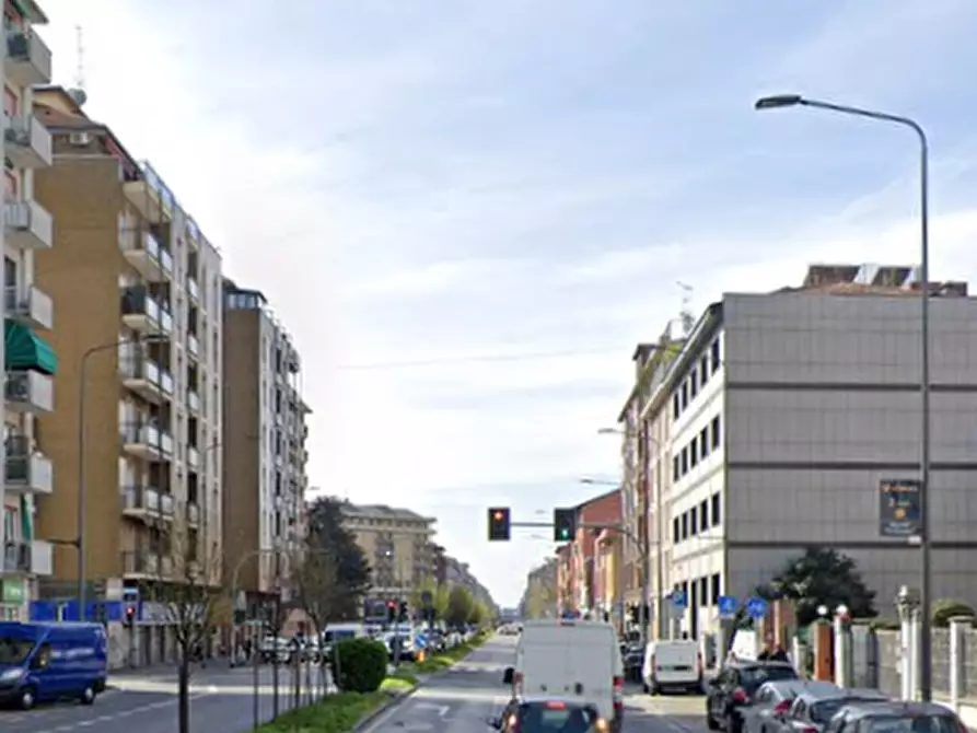 Immagine 6 di Garage in vendita  in Viale Monza a Milano