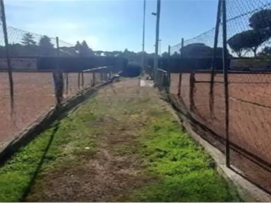 Immagine 3 di Negozio in vendita  in Via del Casale di San Nicola a Roma