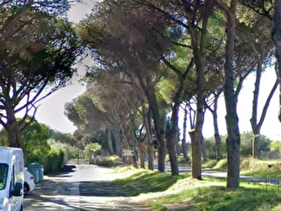 Immagine 12 di Negozio in vendita  in Via del Casale di San Nicola a Roma