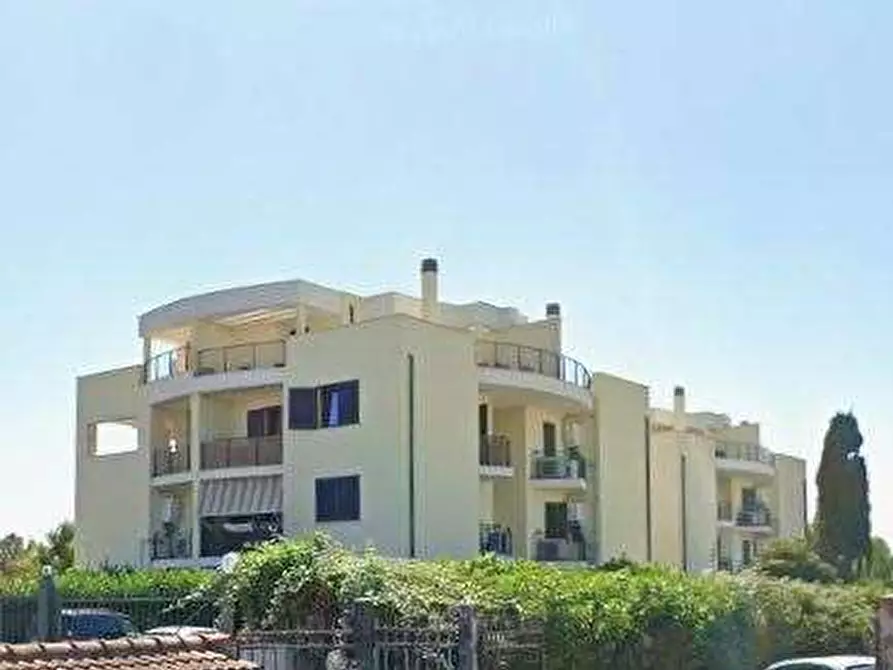 Immagine 2 di Appartamento in vendita  in Via Taglio Delle Cinque Miglia a Nettuno