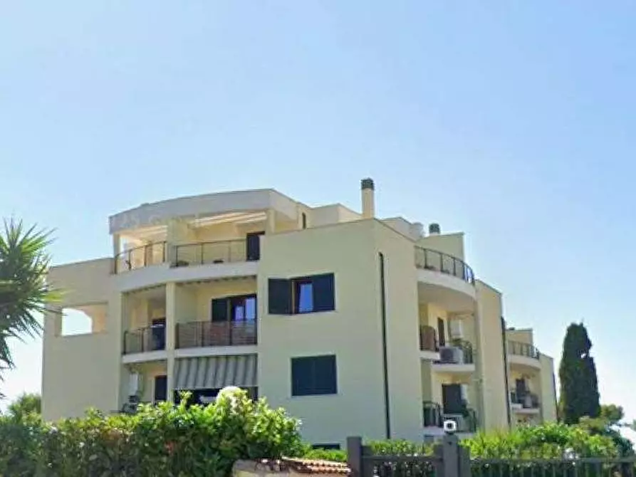 Immagine 1 di Appartamento in vendita  in Via Taglio Delle Cinque Miglia a Nettuno