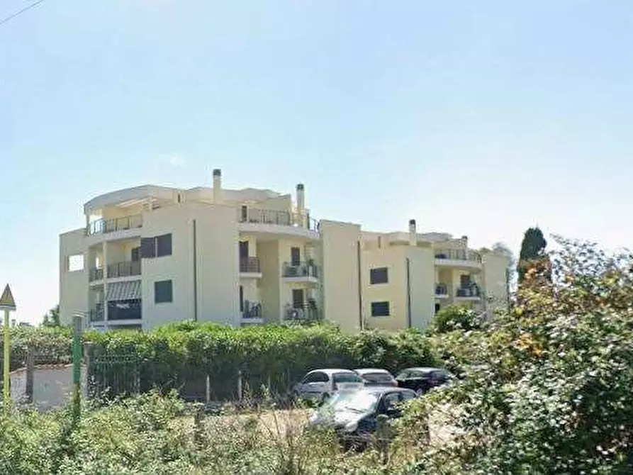 Immagine 5 di Appartamento in vendita  in Via Taglio Delle Cinque Miglia a Nettuno