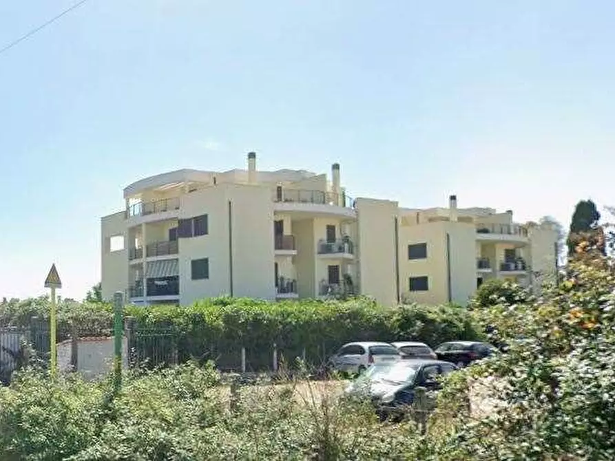 Immagine 6 di Appartamento in vendita  in Via Taglio Delle Cinque Miglia a Nettuno