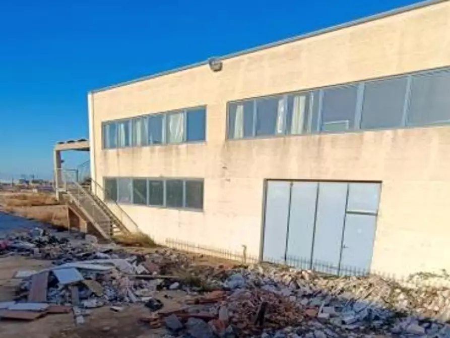 Immagine 3 di Capannone industriale in vendita  in Via Angelo Molinari a Civitavecchia