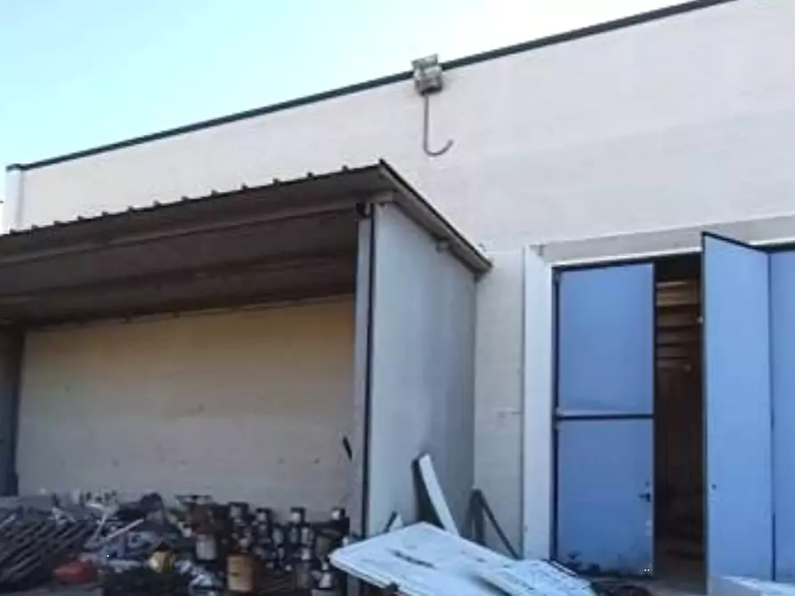 Immagine 5 di Capannone industriale in vendita  in Via Angelo Molinari a Civitavecchia