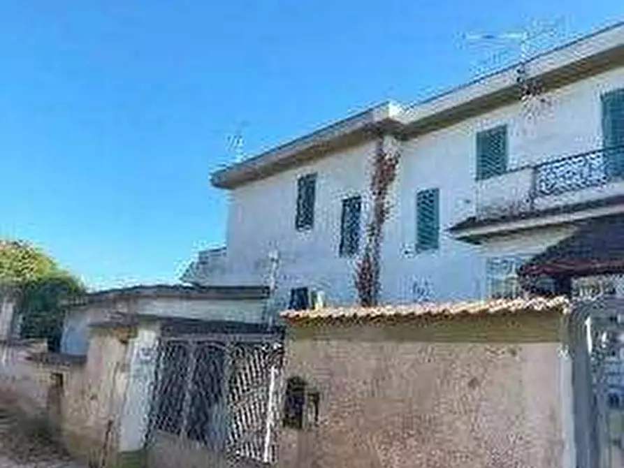 Immagine 4 di Villetta a schiera in vendita  in Via Jenne a Anzio