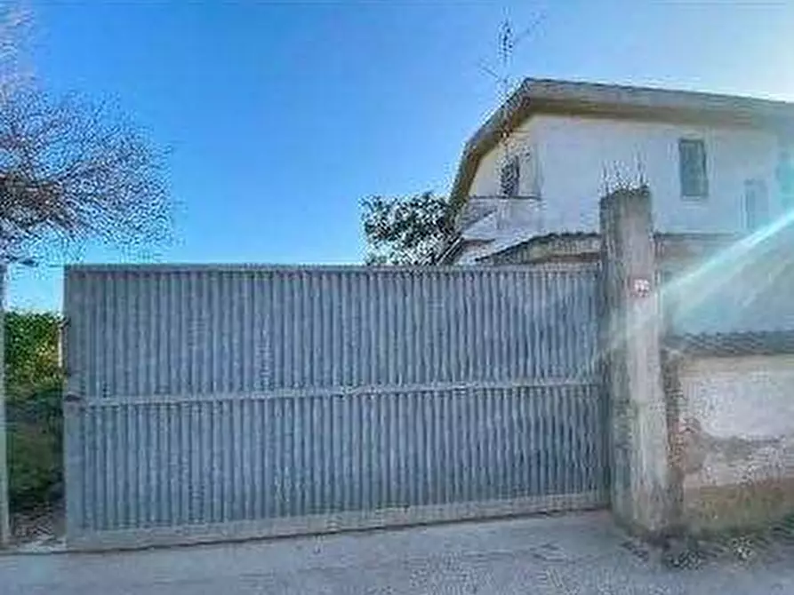 Immagine 10 di Villetta a schiera in vendita  in Via Jenne a Anzio