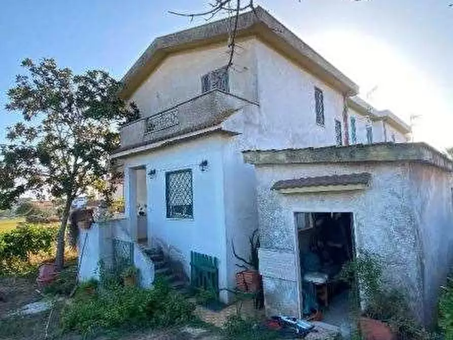 Immagine 1 di Villetta a schiera in vendita  in Via Jenne a Anzio