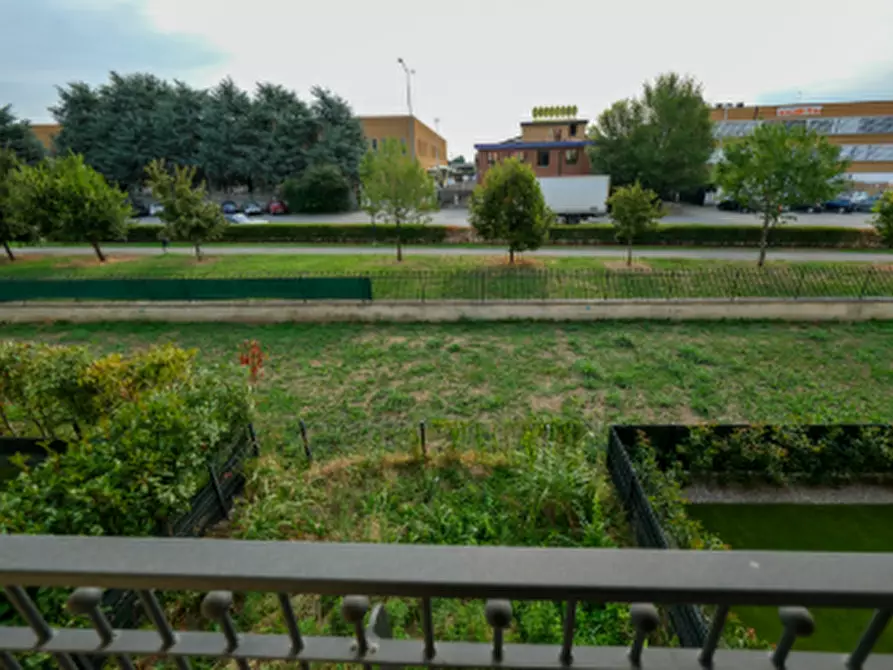 Immagine 5 di Appartamento in vendita  in Via Martiri di Cefalonia a Peschiera Borromeo