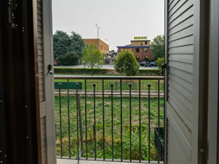 Immagine 6 di Appartamento in vendita  in Via Martiri di Cefalonia a Peschiera Borromeo