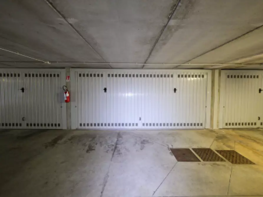 Immagine 8 di Appartamento in vendita  in Via Martiri di Cefalonia a Peschiera Borromeo