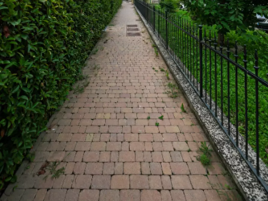 Immagine 9 di Appartamento in vendita  in Via Martiri di Cefalonia a Peschiera Borromeo