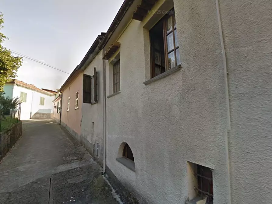 Immagine 10 di Porzione di casa in vendita  in  Via Ceria a Licciana Nardi