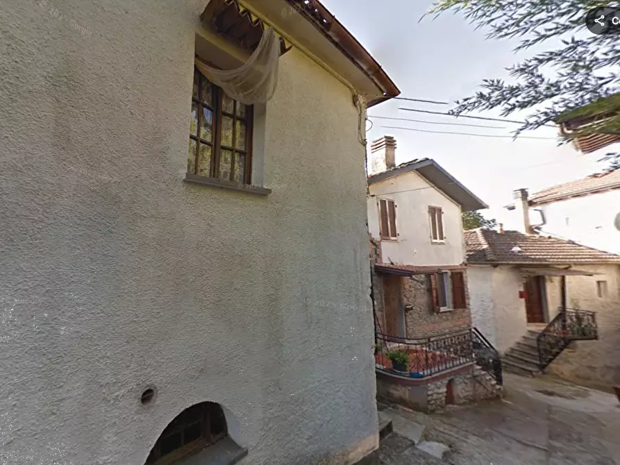 Immagine 11 di Porzione di casa in vendita  in  Via Ceria a Licciana Nardi