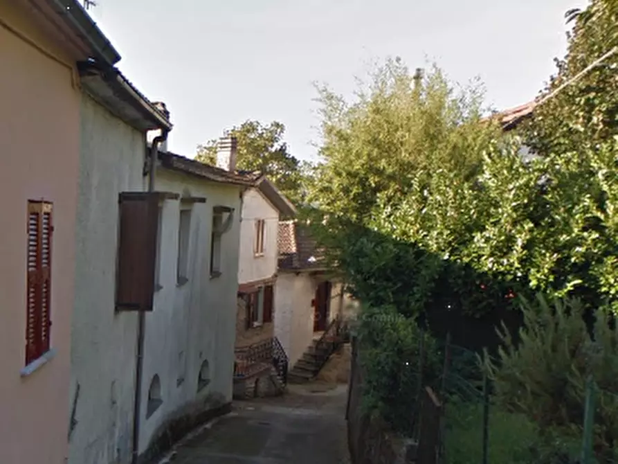 Immagine 12 di Porzione di casa in vendita  in  Via Ceria a Licciana Nardi