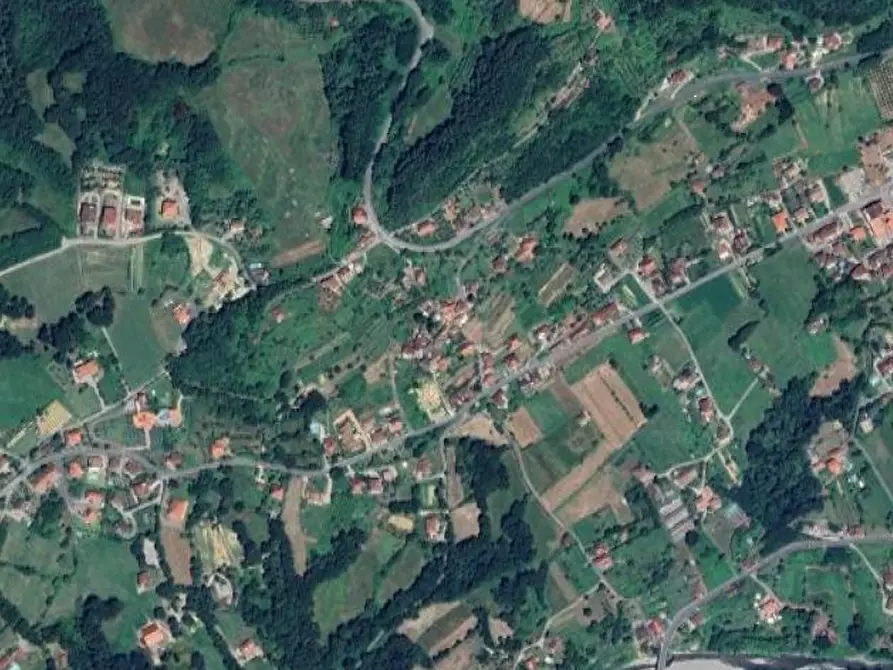 Immagine 27 di Porzione di casa in vendita  in  Via Ceria a Licciana Nardi