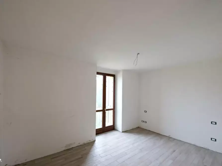 Immagine 5 di Appartamento in vendita  in Via Martiri di Cefalonia a Peschiera Borromeo