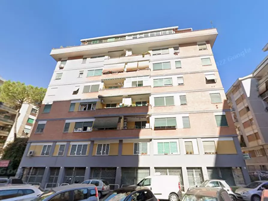 Immagine 10 di Appartamento in vendita  in Via Lari a Roma