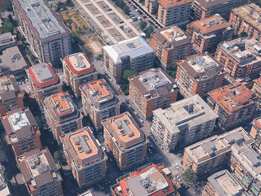 Immagine 16 di Appartamento in vendita  in Via Lari a Roma