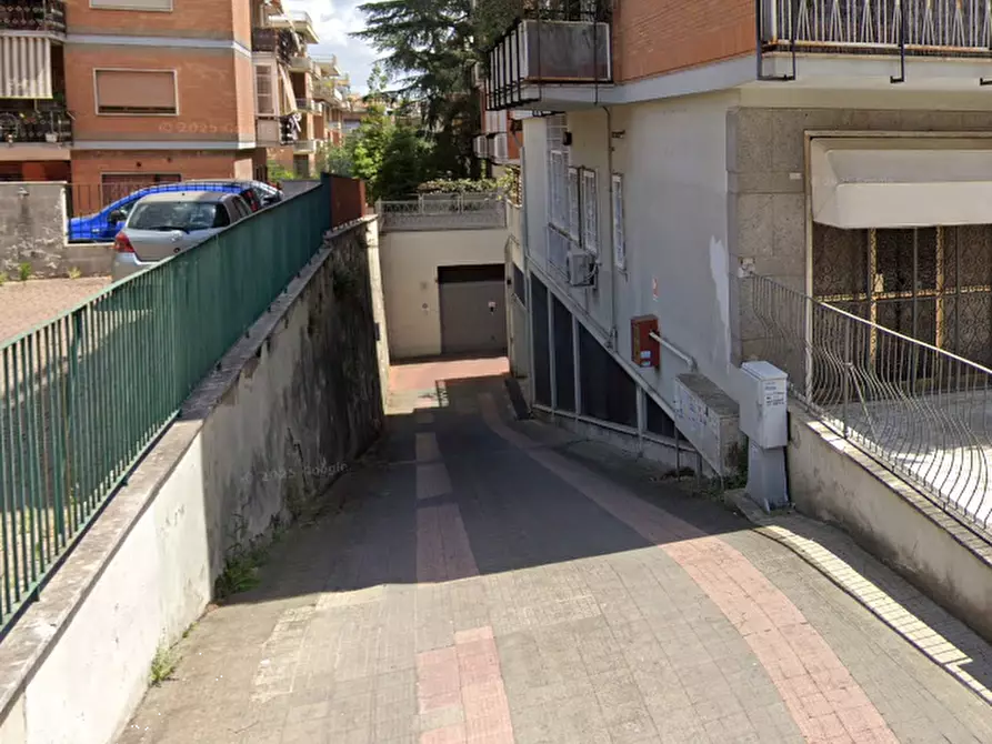 Immagine 4 di Posto auto in vendita  in Via del Casaletto a Roma