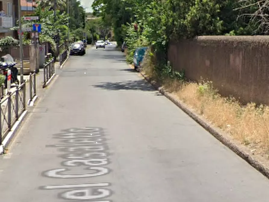 Immagine 5 di Posto auto in vendita  in Via del Casaletto a Roma