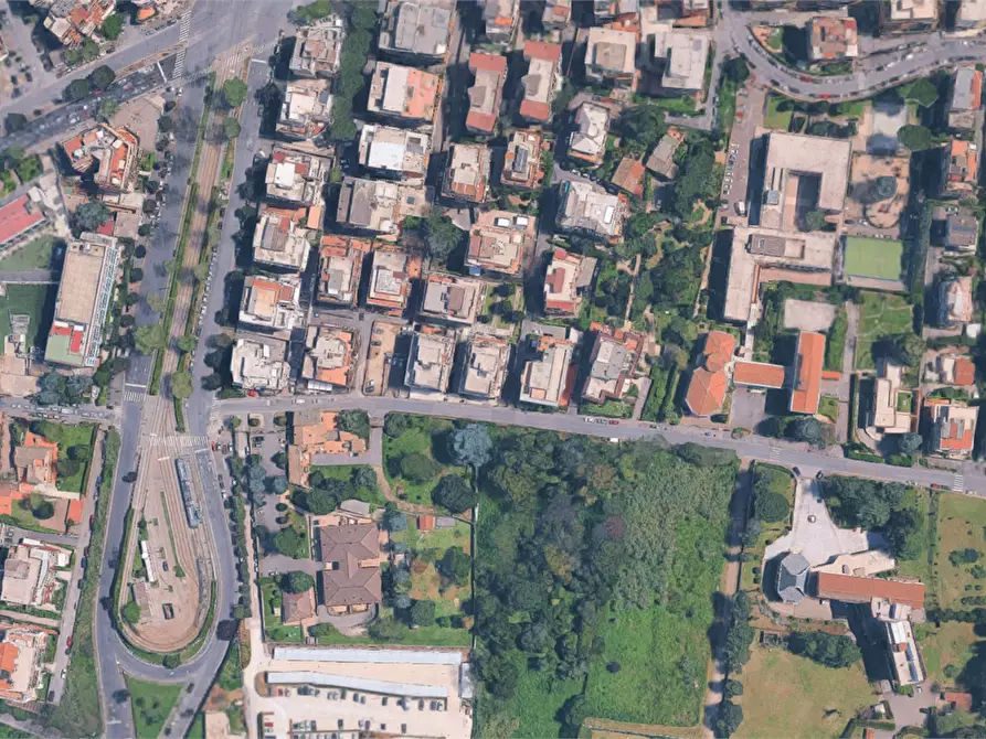 Immagine 8 di Posto auto in vendita  in Via del Casaletto a Roma