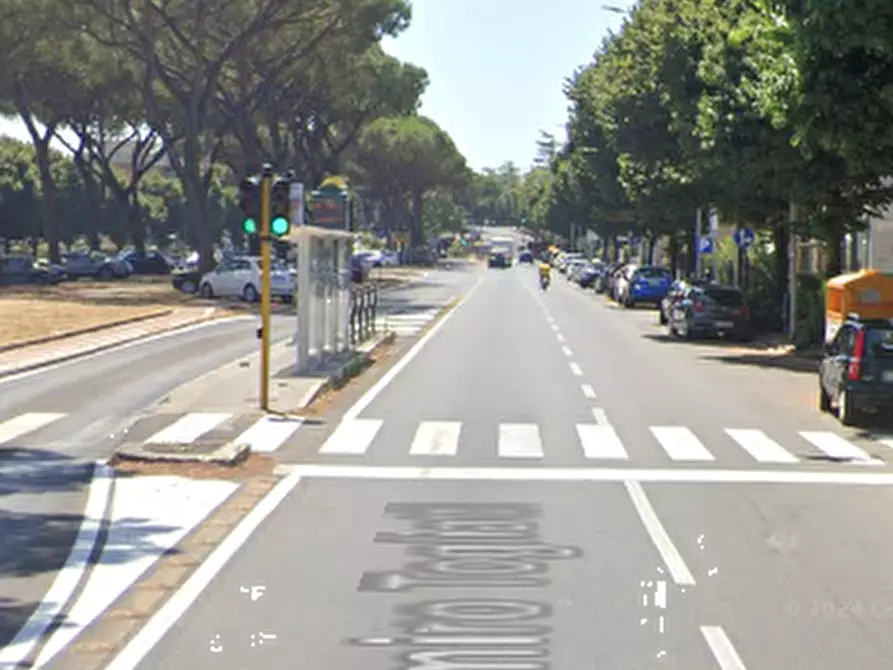 Immagine 16 di Appartamento in vendita  in Viale Palmiro Togliatti a Roma