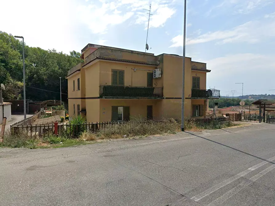 Immagine 7 di Appartamento in vendita  in Via Pontina a Roma