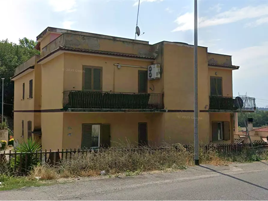 Immagine 8 di Appartamento in vendita  in Via Pontina a Roma