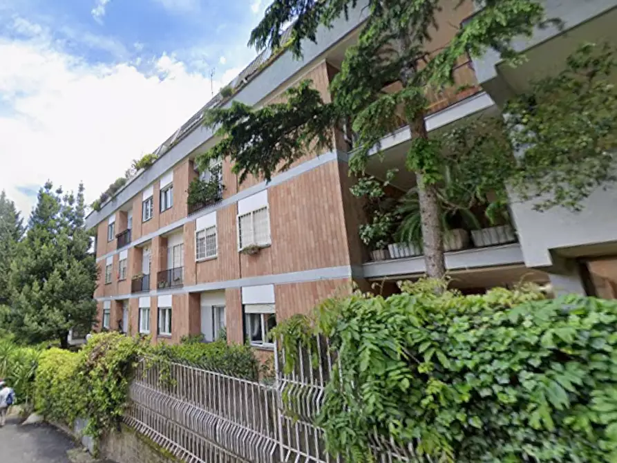 Immagine 2 di Appartamento in vendita  in Via Cavalese a Roma