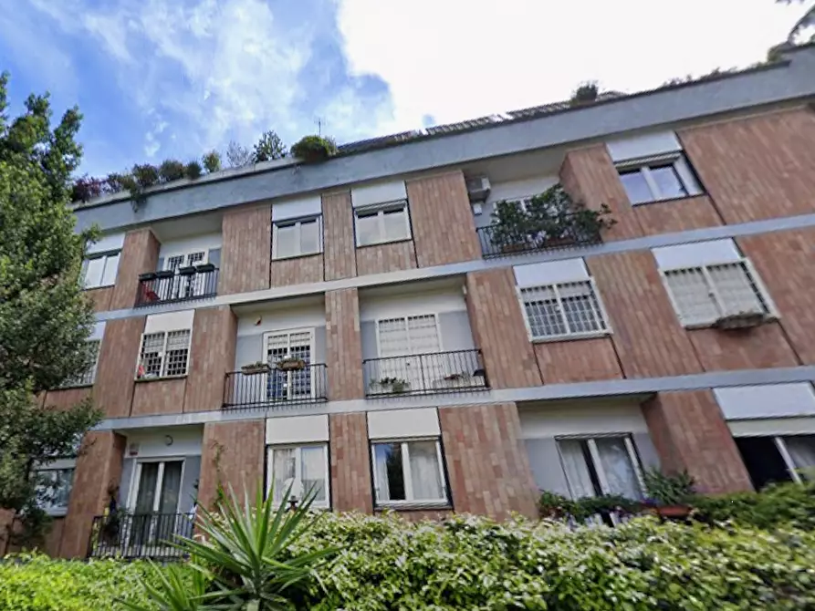 Immagine 4 di Appartamento in vendita  in Via Cavalese a Roma