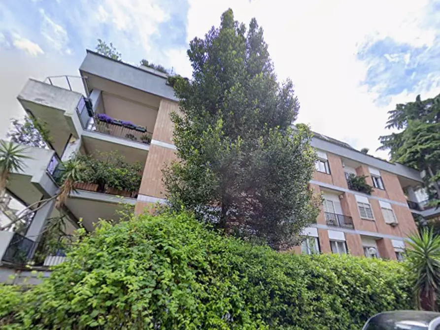 Immagine 8 di Appartamento in vendita  in Via Cavalese a Roma