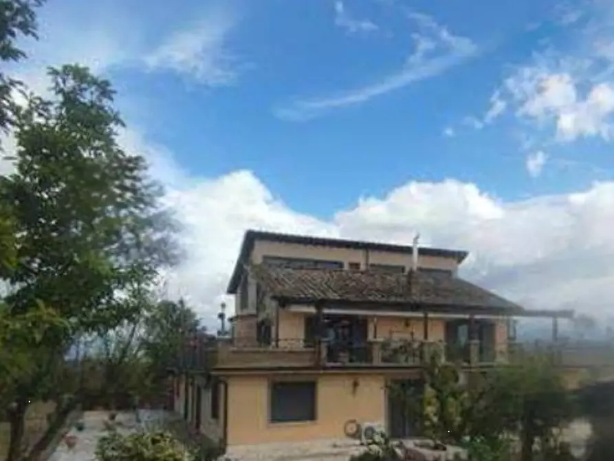 Immagine 2 di Villa in vendita  in Strada Torre della Fiora a Palombara Sabina