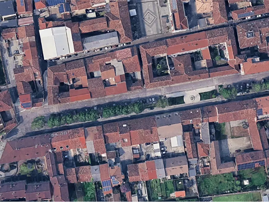 Immagine 1 di Negozio in vendita  in Via Trieste  a Covo