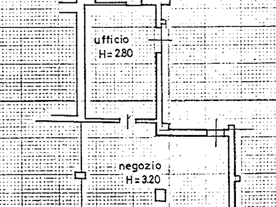 Immagine 10 di Negozio in vendita  in Via Trieste  a Covo