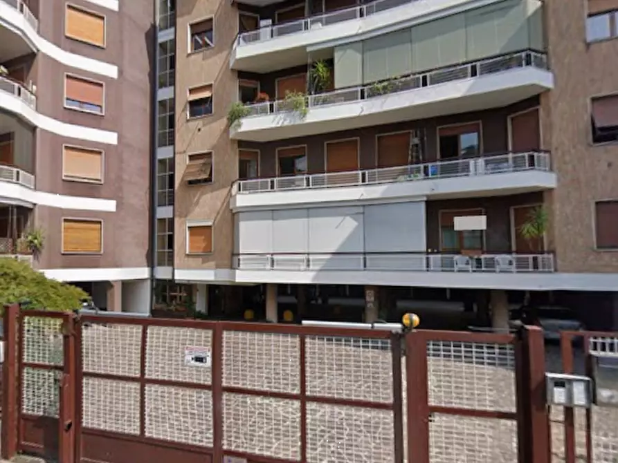 Immagine 4 di Appartamento in vendita  in Via Giovanni Pascoli a Merate