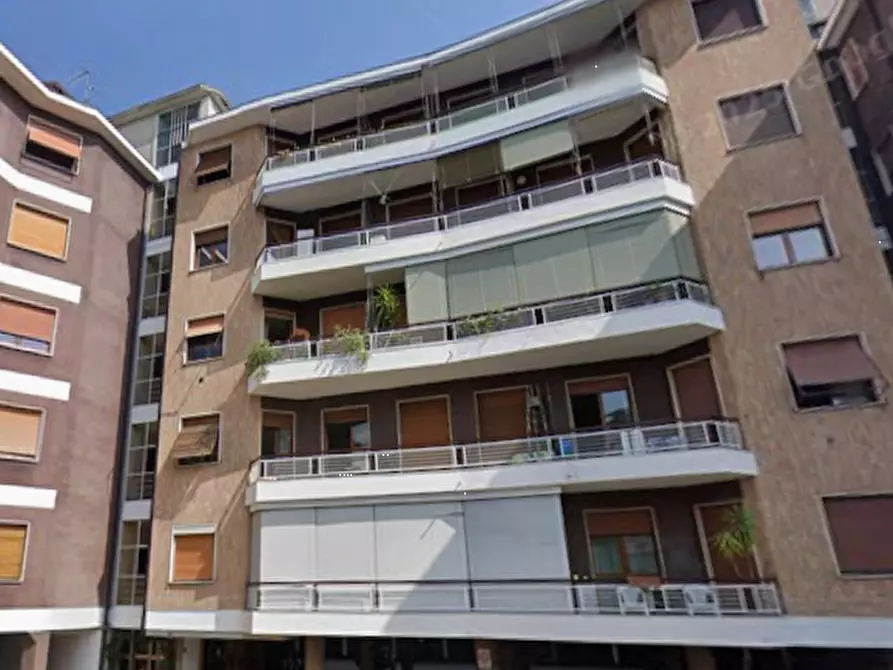 Immagine 10 di Appartamento in vendita  in Via Giovanni Pascoli a Merate